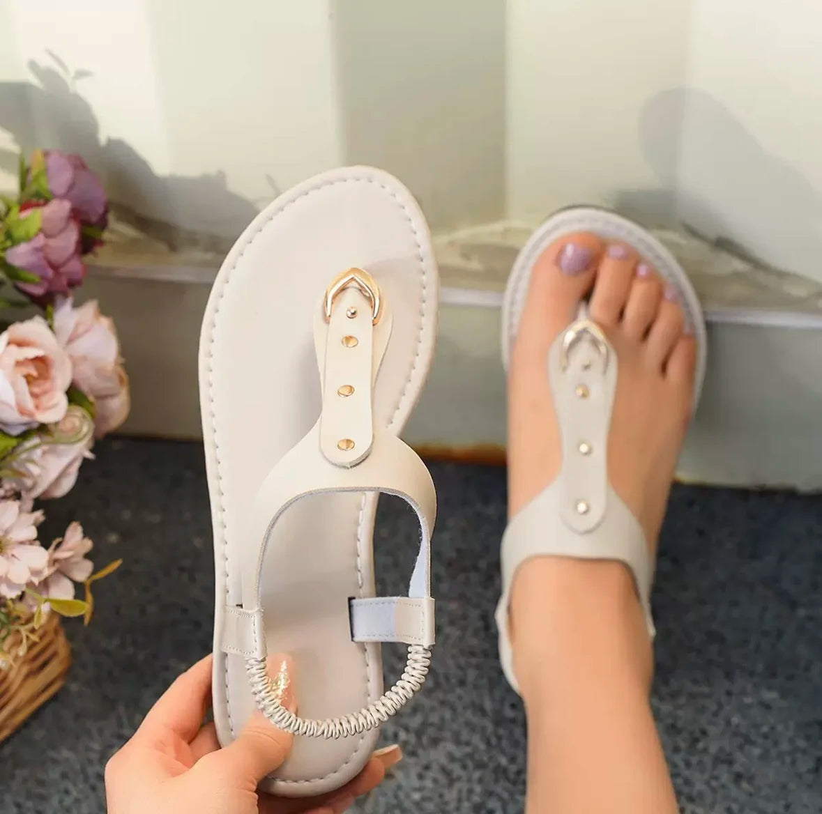 2025 Summer small sandals women flat foreign trade plus-size sandals simple pinch toe beach sandals wear temu