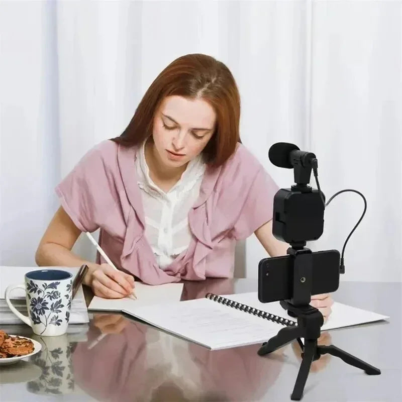New Tripod Phone Holder Smartphone Vlogging Kit With Mini Microphone LED Fill Light Starter For TikTok Live Stream Video Use